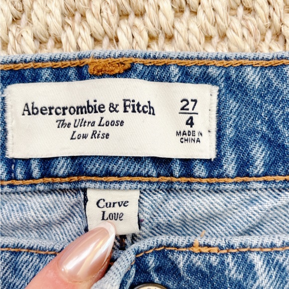 Abercrombie & Fitch Ultra Loose Low Rise Jeans - Picture 3 of 7